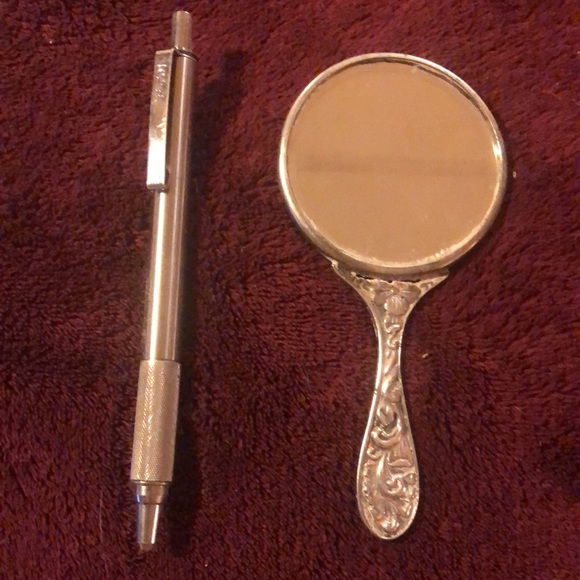 Vintage Silver Plated Repousse Pocket Mirror - Picture 4 of 4